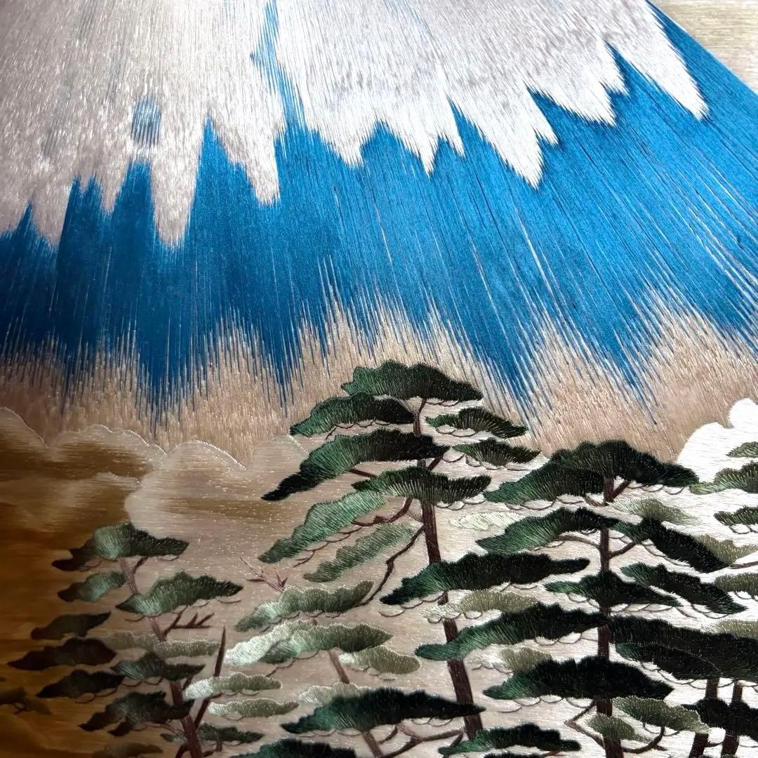 日本画刺繍の衝立