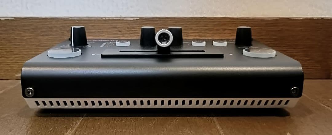 Roland V-02HD マルチフォーマットビデオミキサー