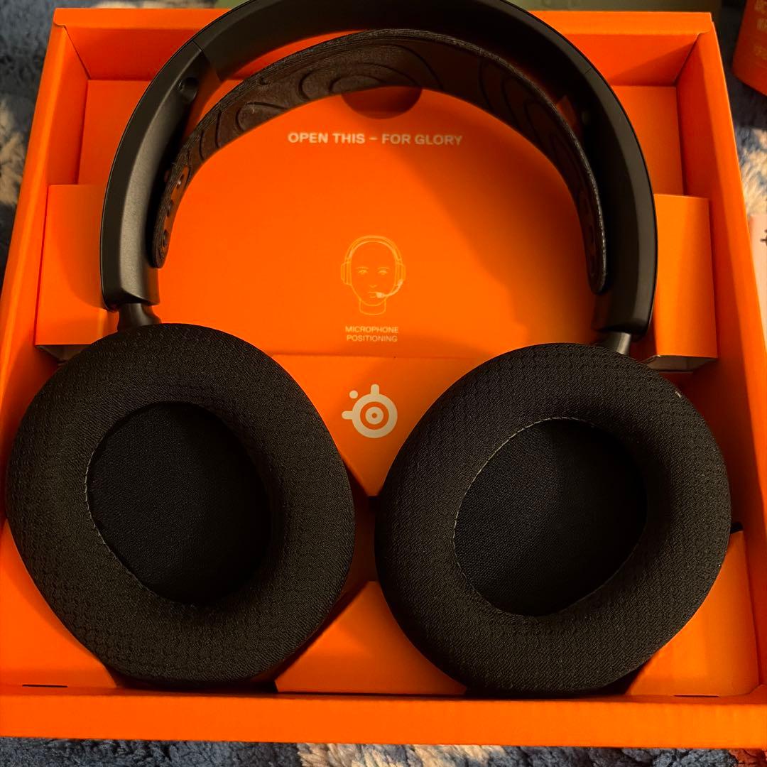 【美品】　SteelSeries Arctis Nova 7 Wireless