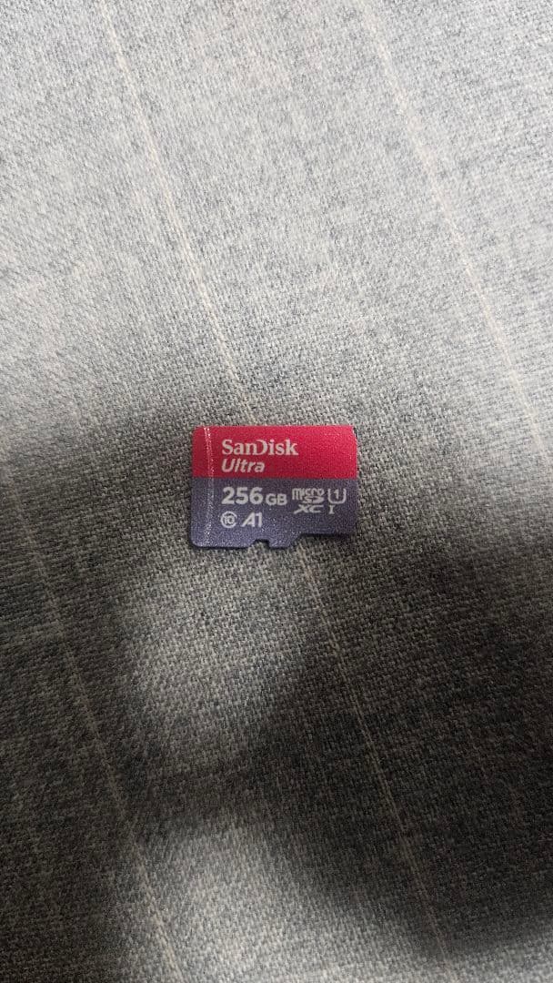 LG G8X ThinQ SIMフリー 中古画面ひび割れ SDカード256GB付