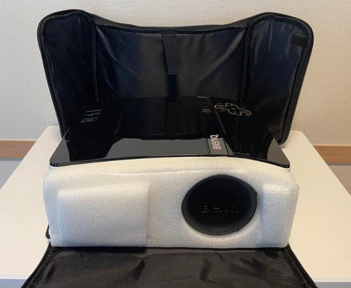 BenQ プロジェクター 本体 キャリングケース付き