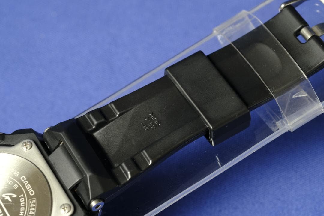 【良品】G-SHOCK GST-W110 電波ソーラー 二次電池新品 (211)