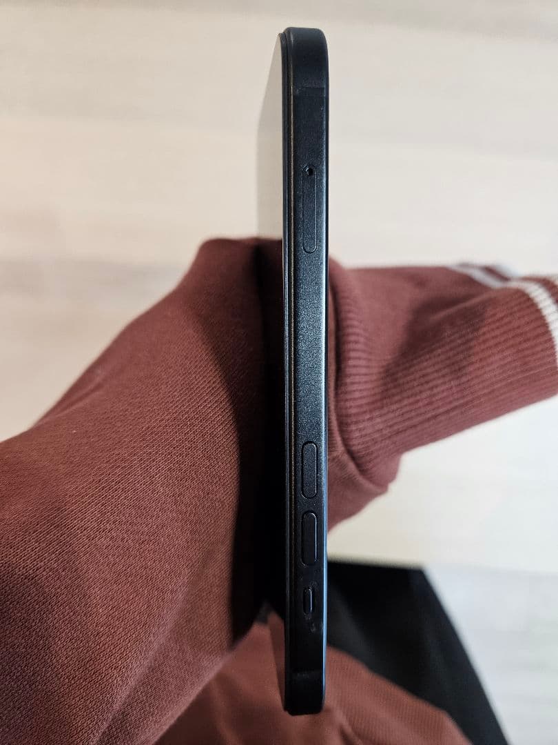 iPhone 15 128GB SIMフリー マジックジョンフィルム付き