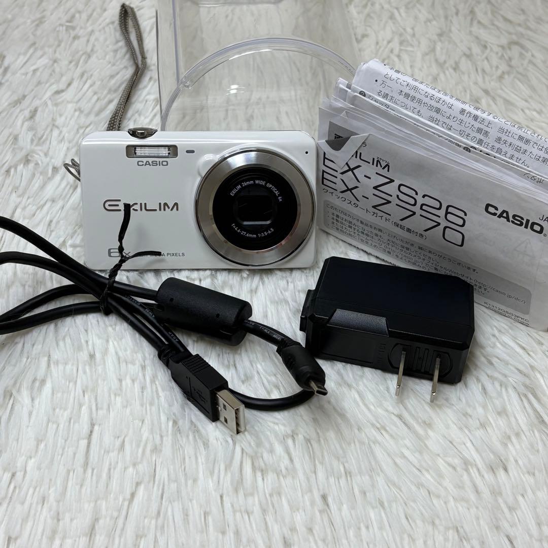 美品　CASIO カメラ　EX-Z770 充電器　ホワイト コンデジ　動作品