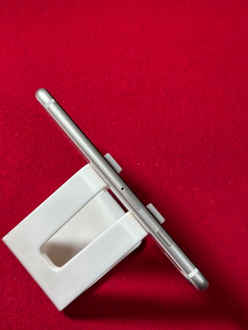 【3145】iPhone SE3第3世代スターライト 64GB simフリー