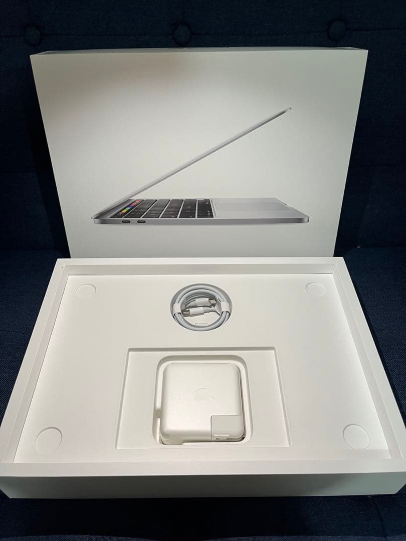 【美品】MacBook Pro 13_2020 i7/16GB/512GB_SV