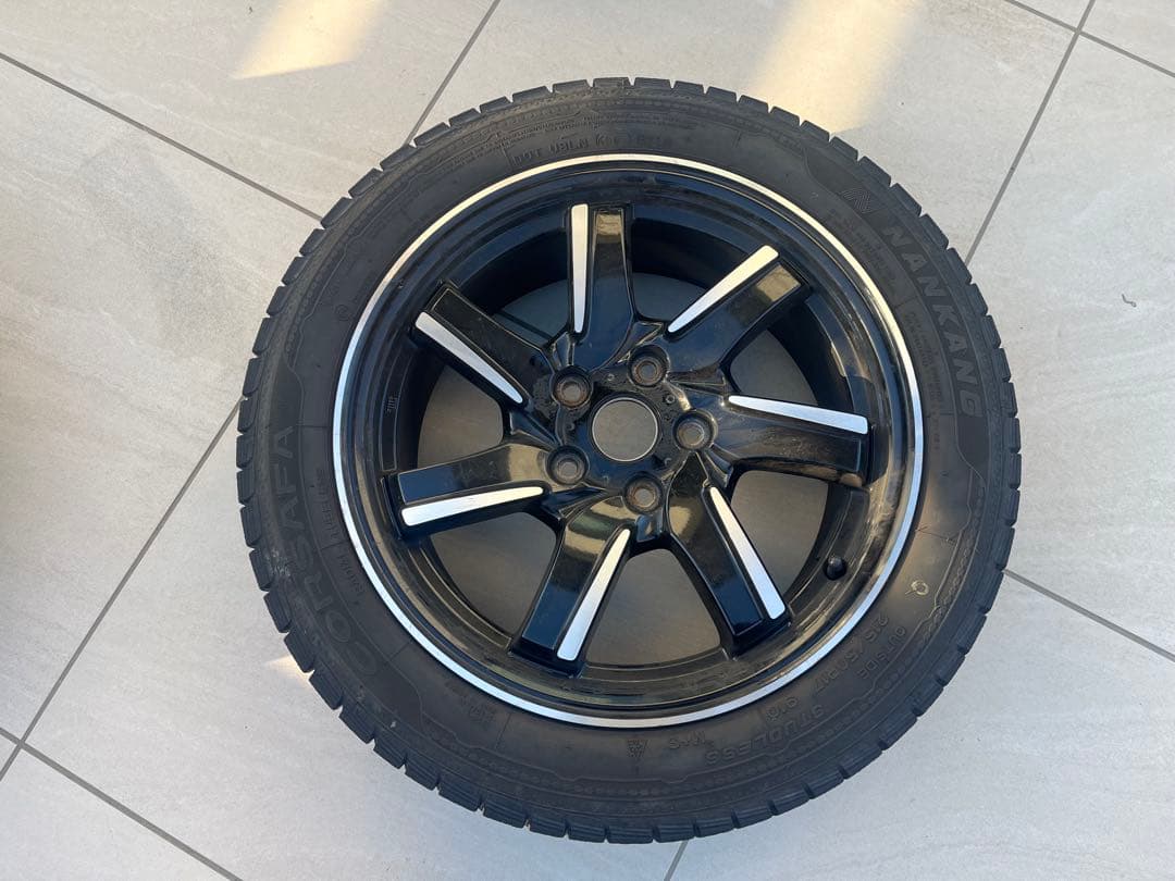 スバル純正レヴォーグ17インチスタッドレスタイヤ215/50R17 4本セット