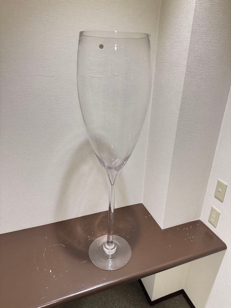 巨大シャンパングラス　店舗イベント　花瓶　インテリア　デカ盛りパーティー風水