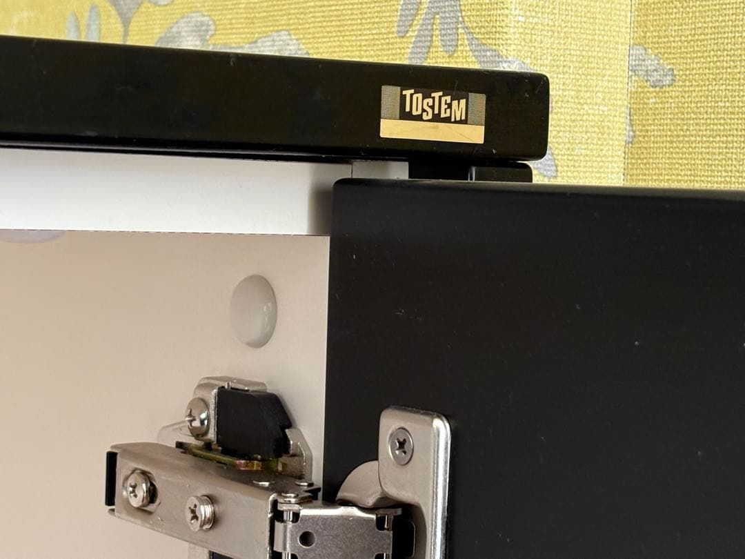 展示場　黒い木製キャビネット TOSTEM 引き取り限定❗️