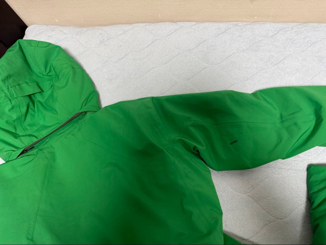 最終値下　美品　peak performanceスキーウェアジャケットとパンツ