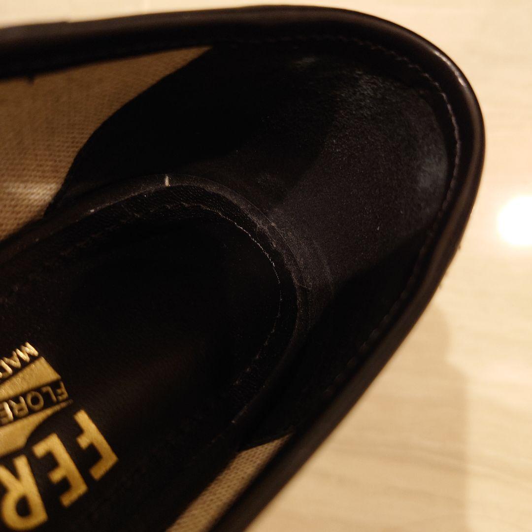 Ferragamo フラットシューズ ベージュ/ブラック