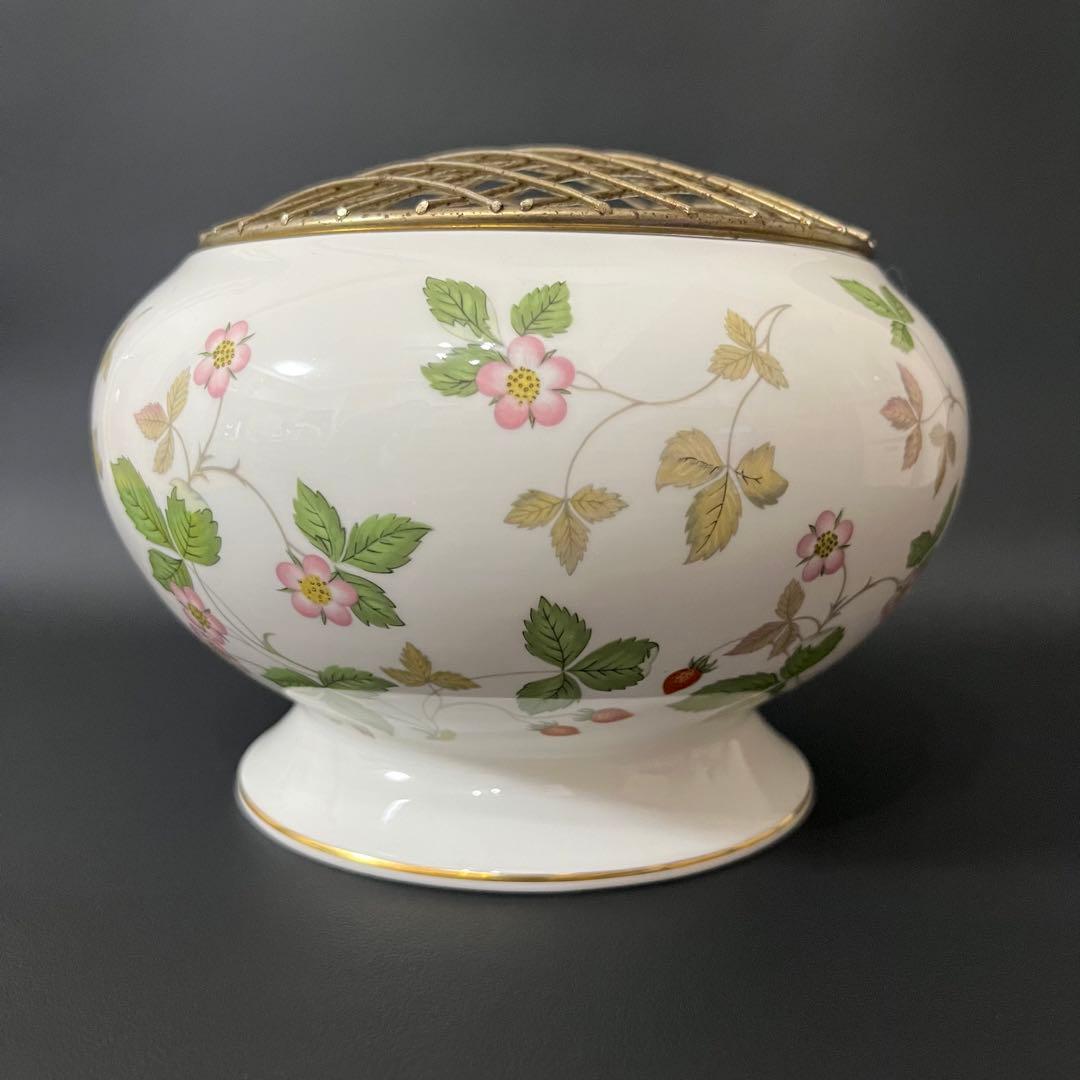 ウェッジウッド ワイルドストロベリー ラウンドベース 英国製 ヴィンテージ 花瓶