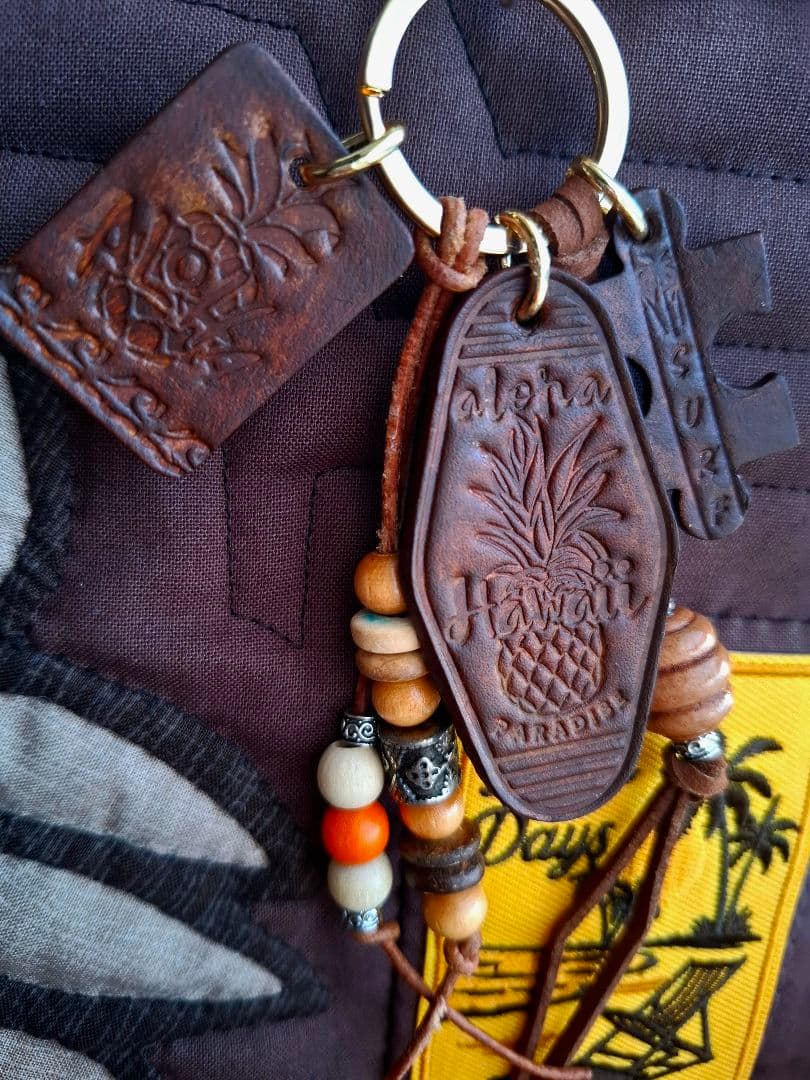 ハワイアンキルト　バッグ　2WAY 大きめ　ファスナー付　革タグチャーム付