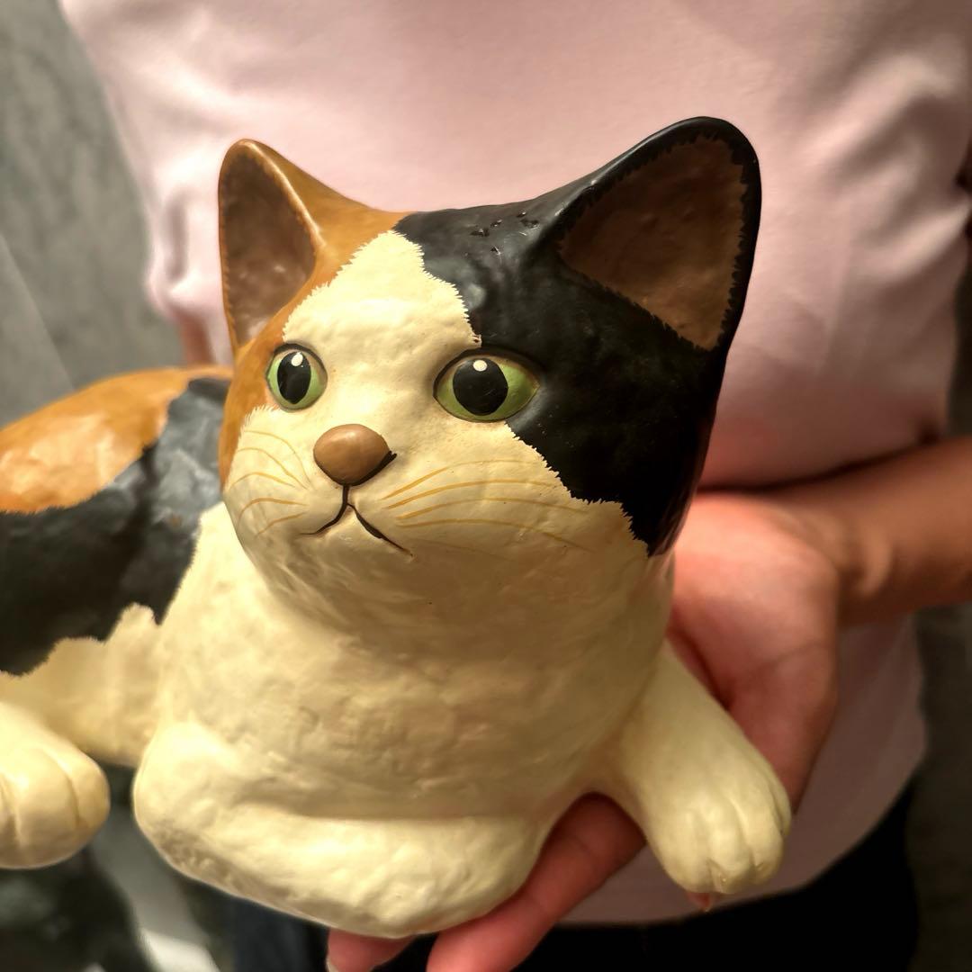 ヴィンテージ　手描きの瞳が美しいジブリ映画に出てきそうな三毛猫の陶器オブジェ