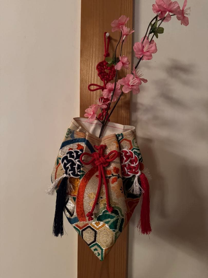 雛祭り　訶梨勒より香飾り花揷袋