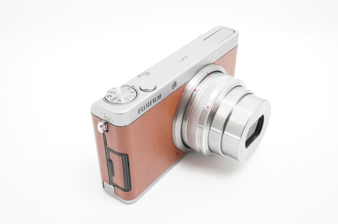 【美品】FUJIFILM XF1 ブラウン デジカメ 充電器 SDカードセット