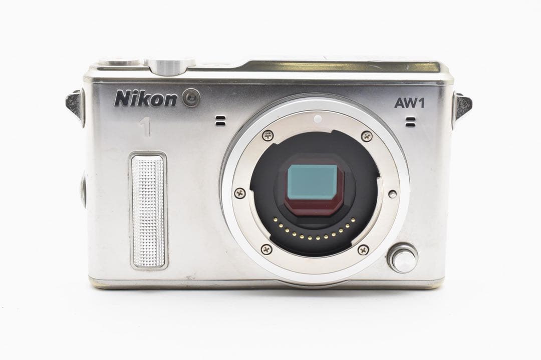 Nikon 1 Nikkor AW1 ミラーレスカメラ 本体とバッテリー