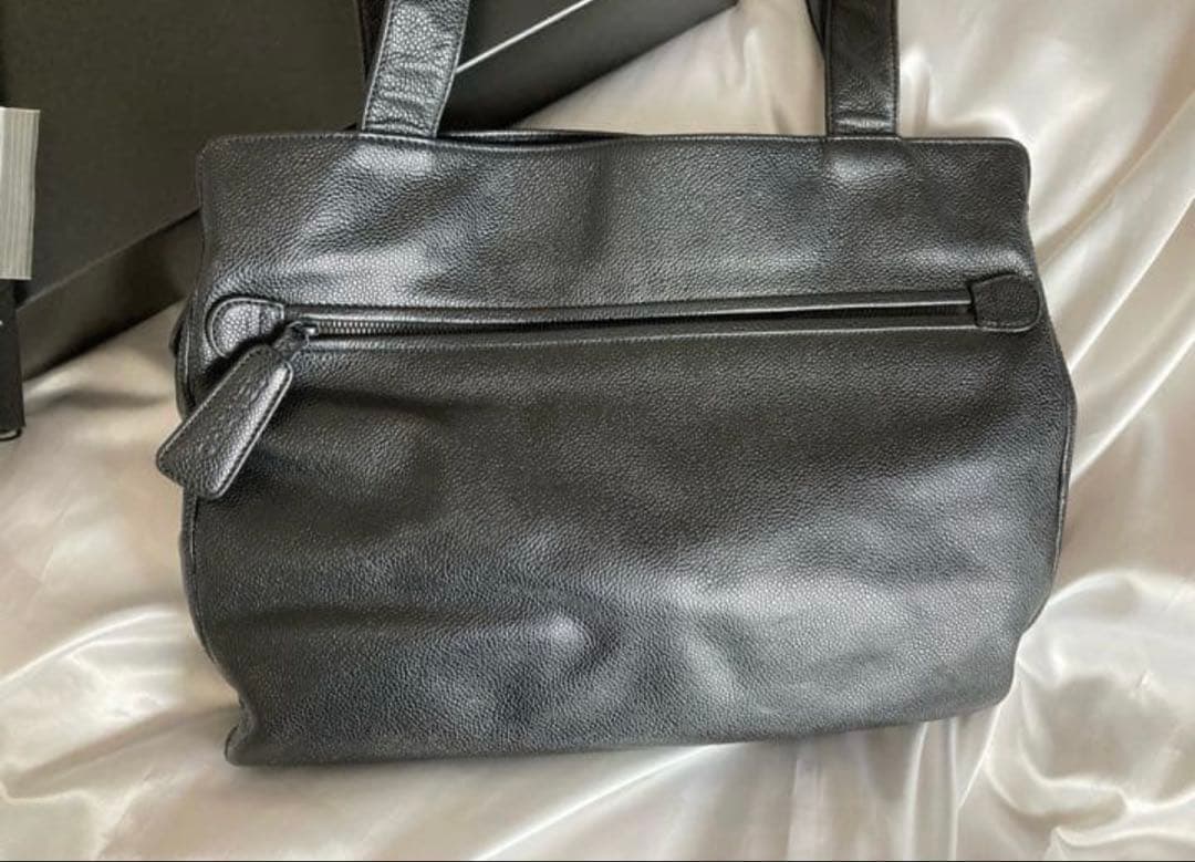 ヴィっキーCHANEL キャビアスキン　オールブラック　トートバッグ