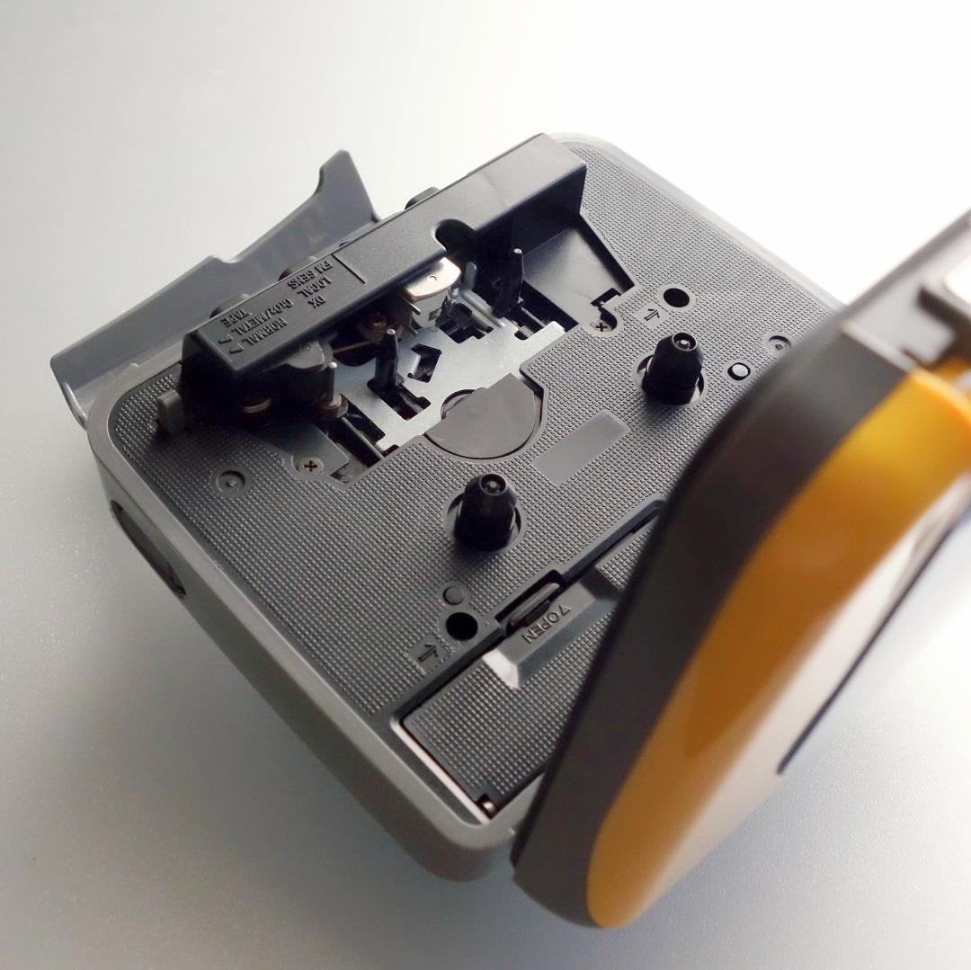 【整備品】WM-FS191 ソニー スポーツ カセットウォークマン ヘッドホン