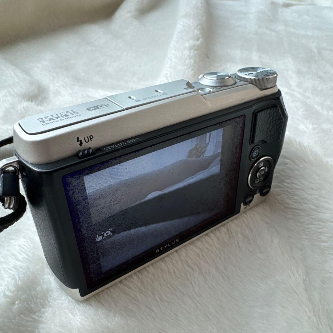 OLYMPUS STYLUS SH-1 SDHCカード、正規品ストラップ付き