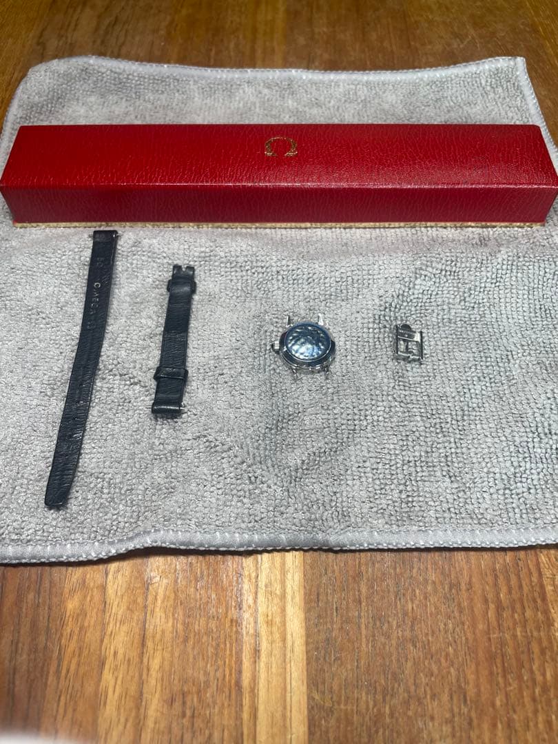 OMEGA 手巻き　正確稼働　オニキスリュウズ　裏蓋シール　純正尾錠・ベルト・箱