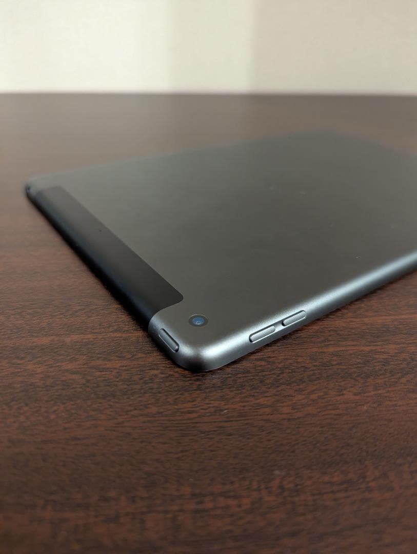 iPad 第7世代 32GB セルラー SIMフリー 実用性重視