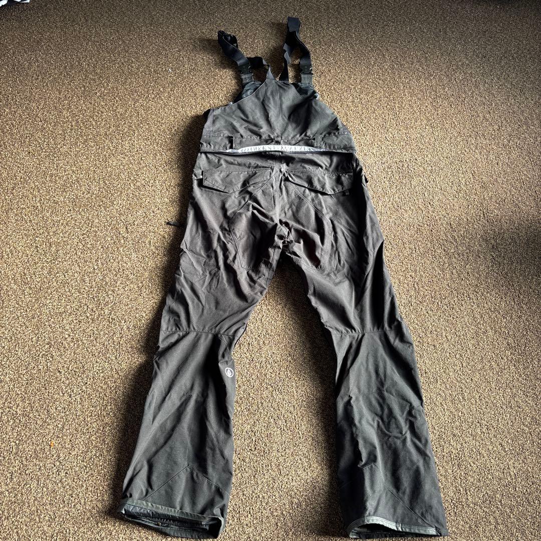 Volcom ブラック スノーボード ビブパンツ