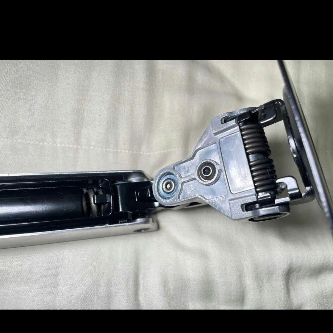 エルゴトロンモニターアームとクイックリリース