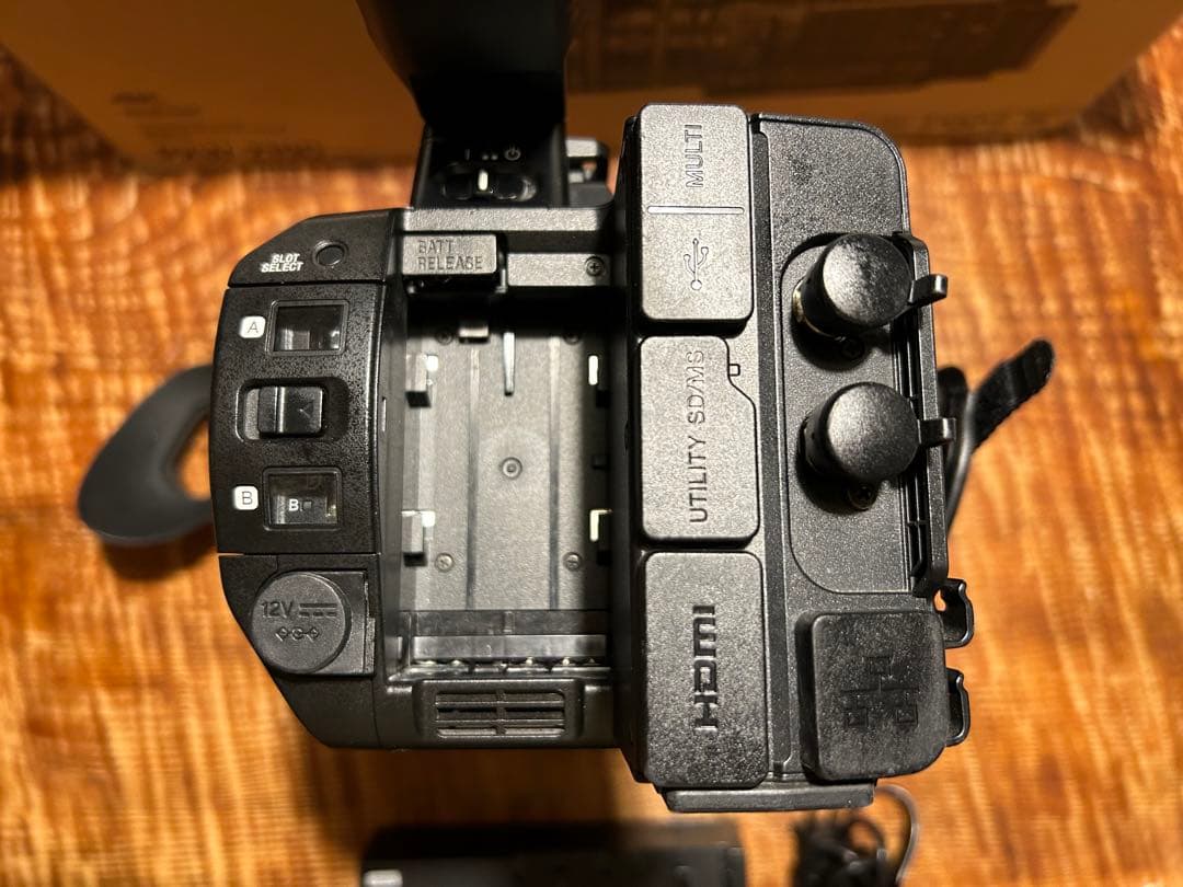 値下げしましたSONY PXW-Z190（充電器、バッテリー1本レインカバー付）