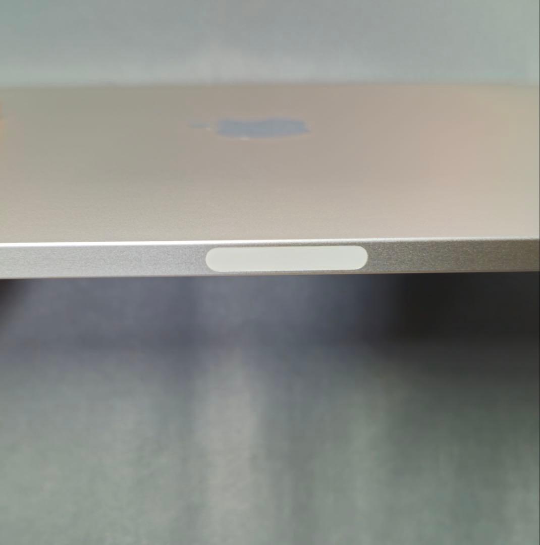 Apple　iPadAir第5世代　64GB　Wi-Fi＋Cellularモデル