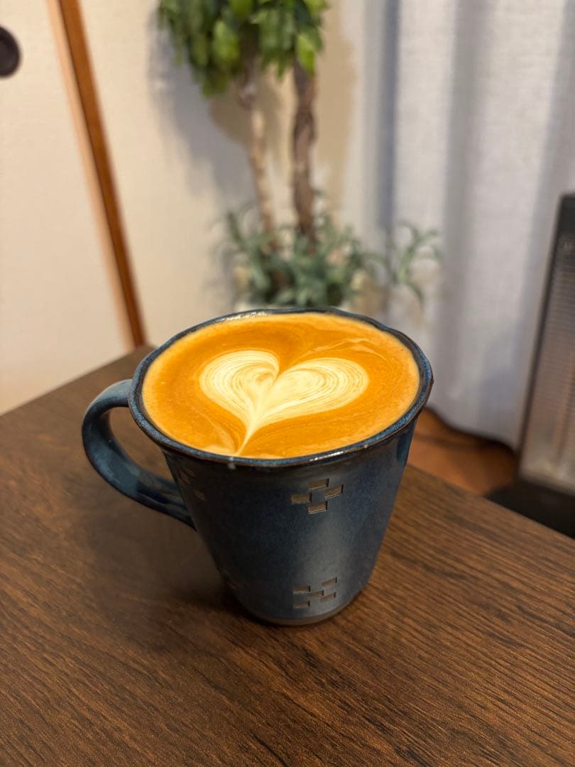 DeLonghi エスプレッソマシン コーヒーグラインダセット　ラテアート