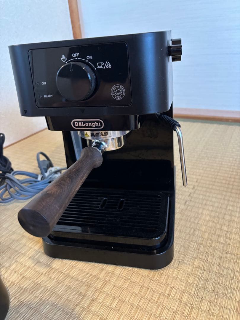 DeLonghi エスプレッソマシン コーヒーグラインダセット　ラテアート