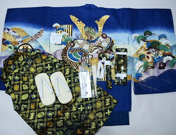 七五三 五歳 男児 羽織袴フルセット 着物 紺地 兜 袴変更可能 NO39694