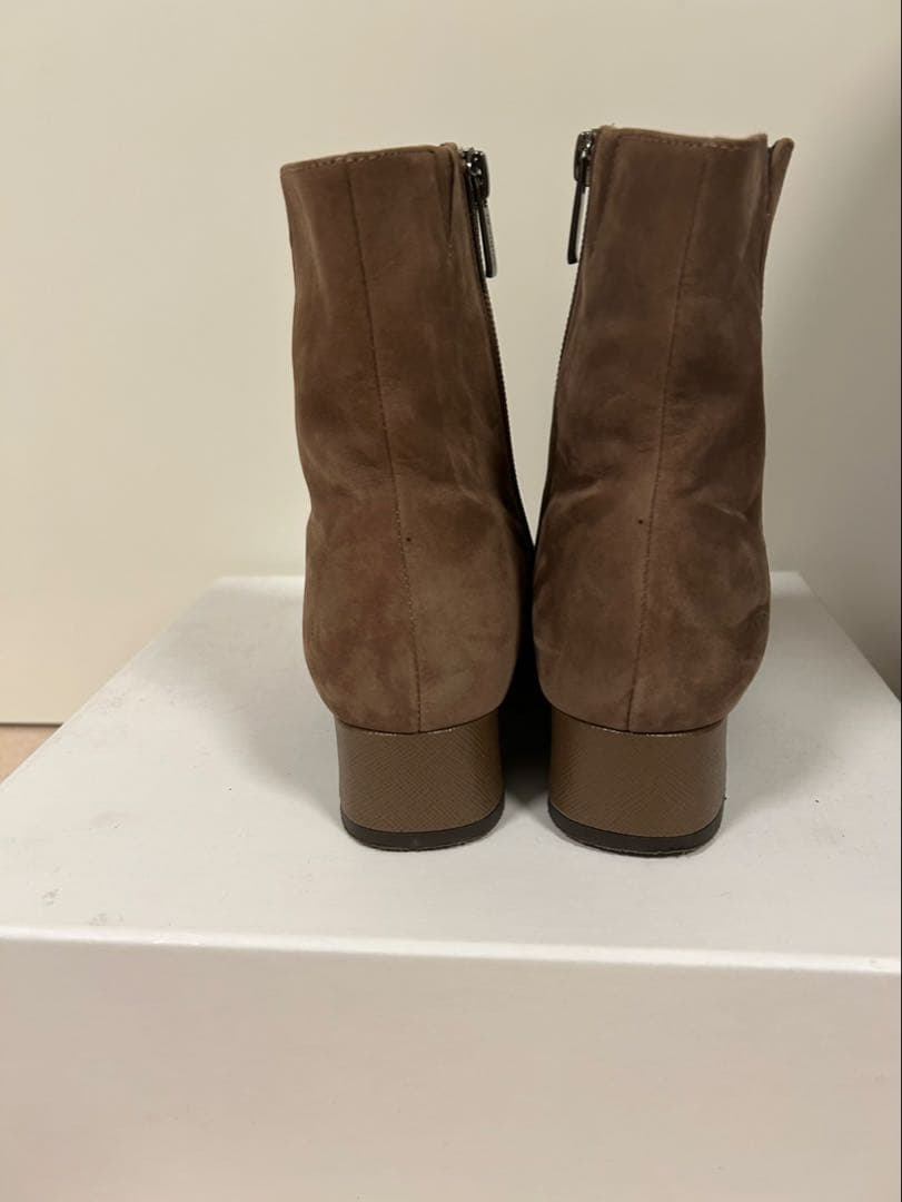 HIMIKO サイドVカットショートブーツ　641412