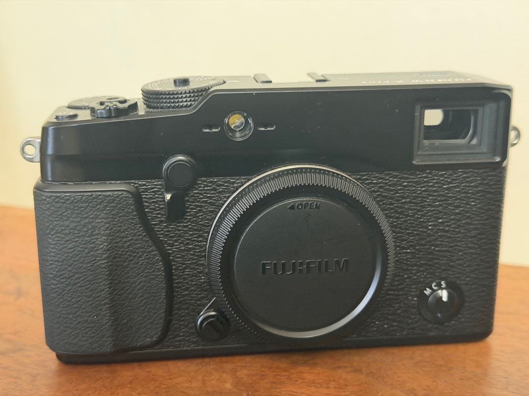 富士フィルム X-Pro1 ミラーレスデジタルカメラ グリップ縦吊り改造純正付