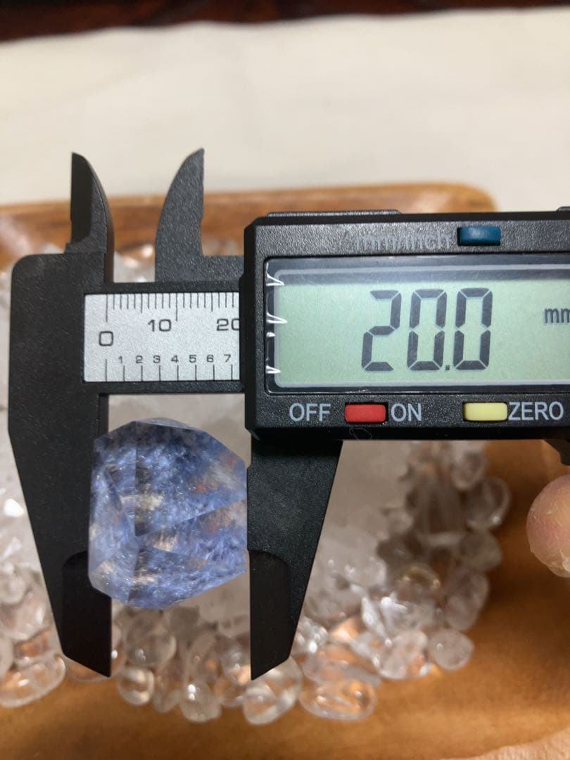 高品質　天然鉱物　デュモルチェライトインクォーツ　90ct