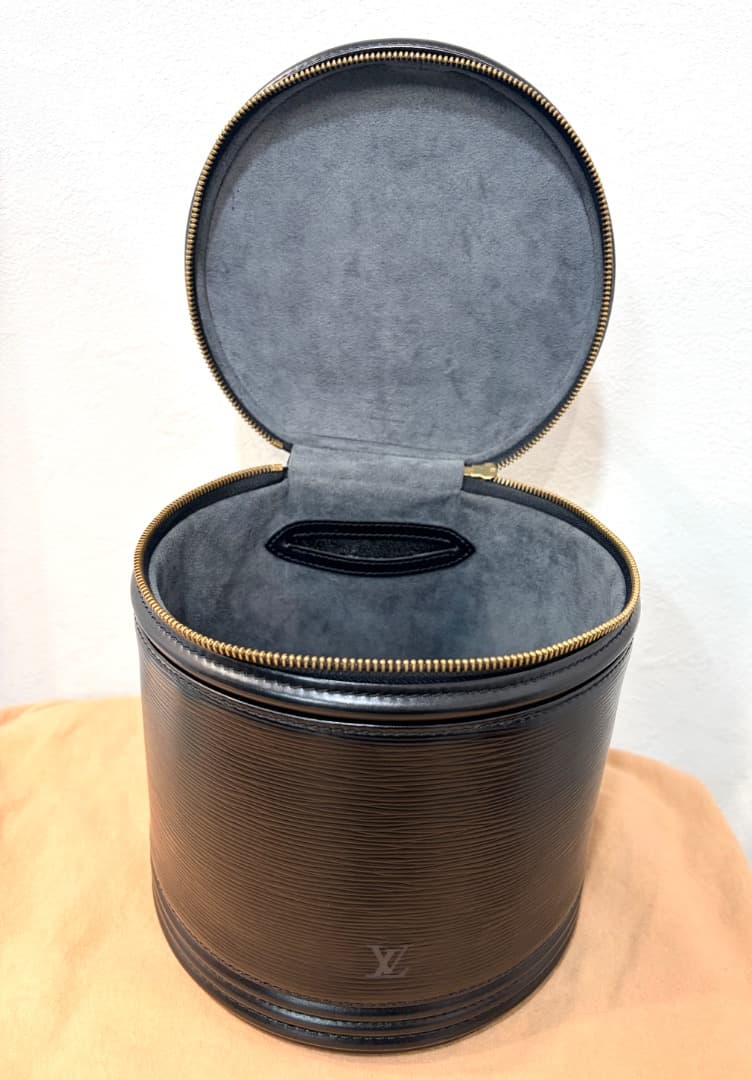 LOUIS VUITTON エピ カンヌ バニティ　ハンドバッグ　 レザー 黒