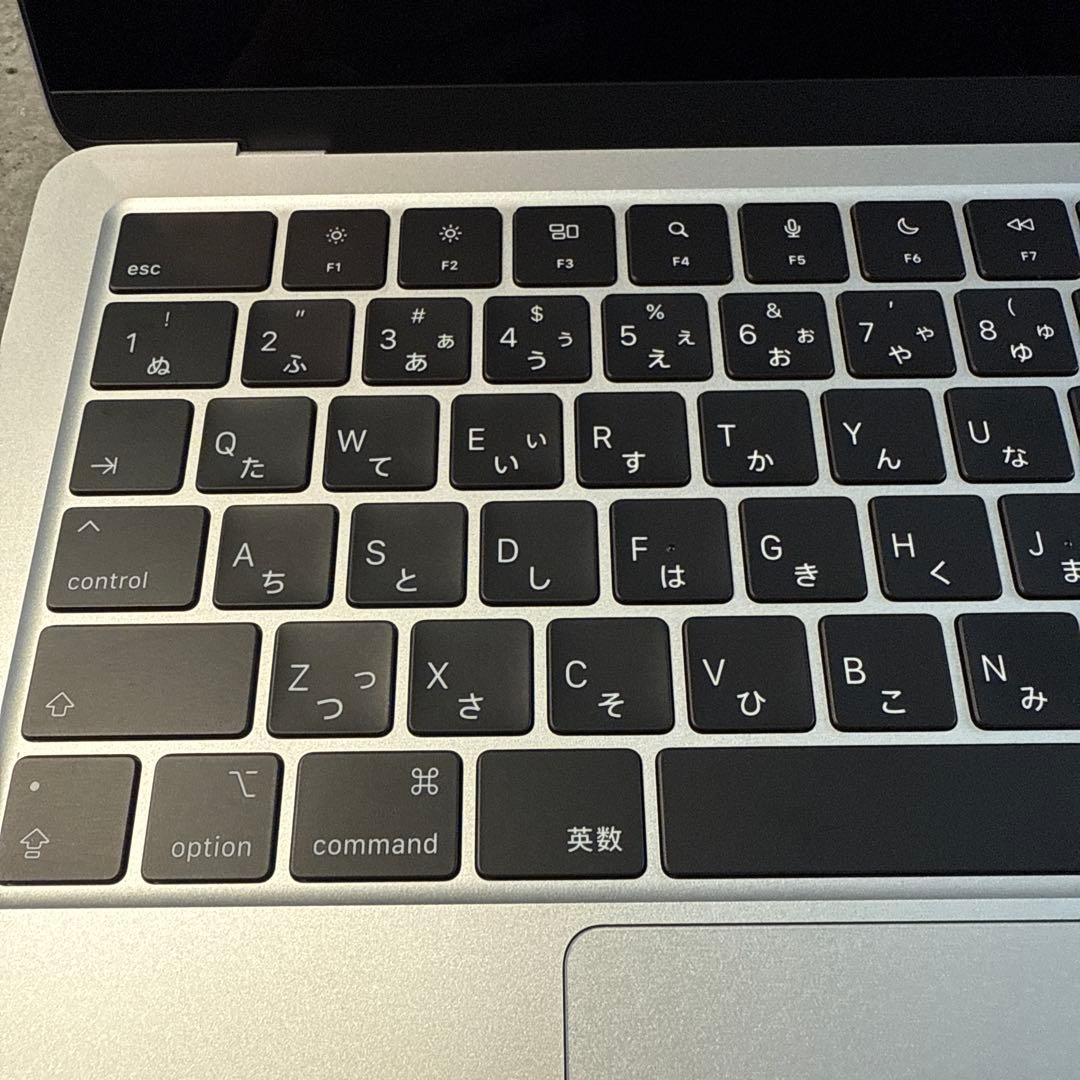 【美品】 MacBook Air 13インチ 充放電5回 M2