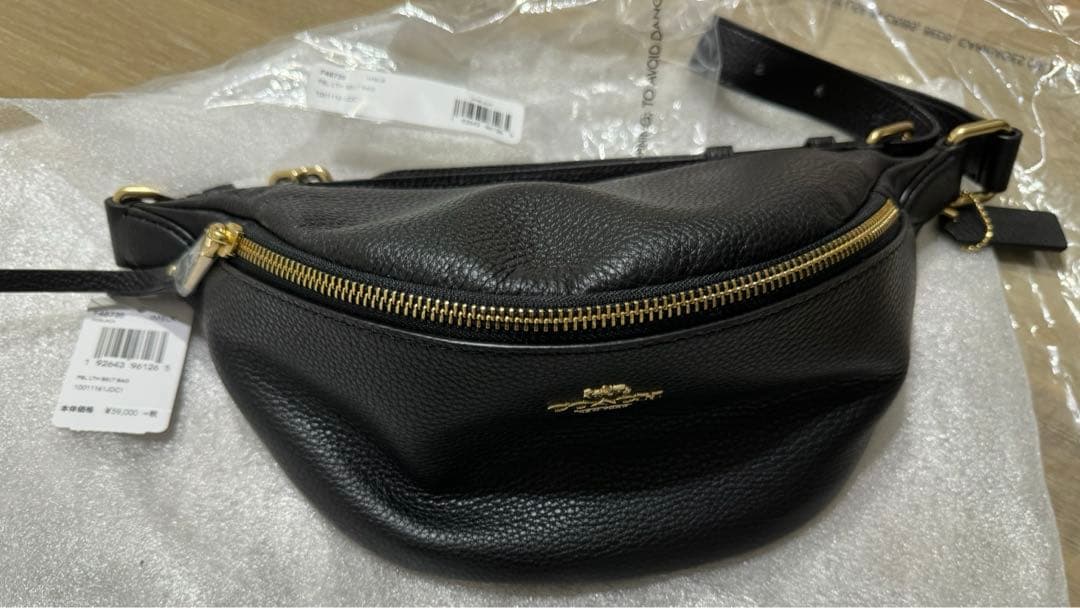 P*E様 ☆正規店購入新品☆COACH バムバック 黒(ボディバッグ)