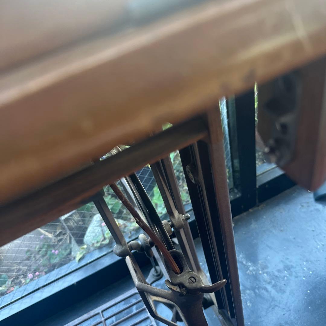 ヴィンテージSINGER 足踏みミシン クラシックデザインディスプレイに！