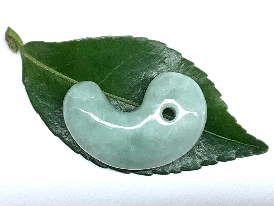 ✳味身抜群‼️糸魚川翡翠勾玉　お守り守護石　コレクションに‼️ 自信の一点卸し売り‼️