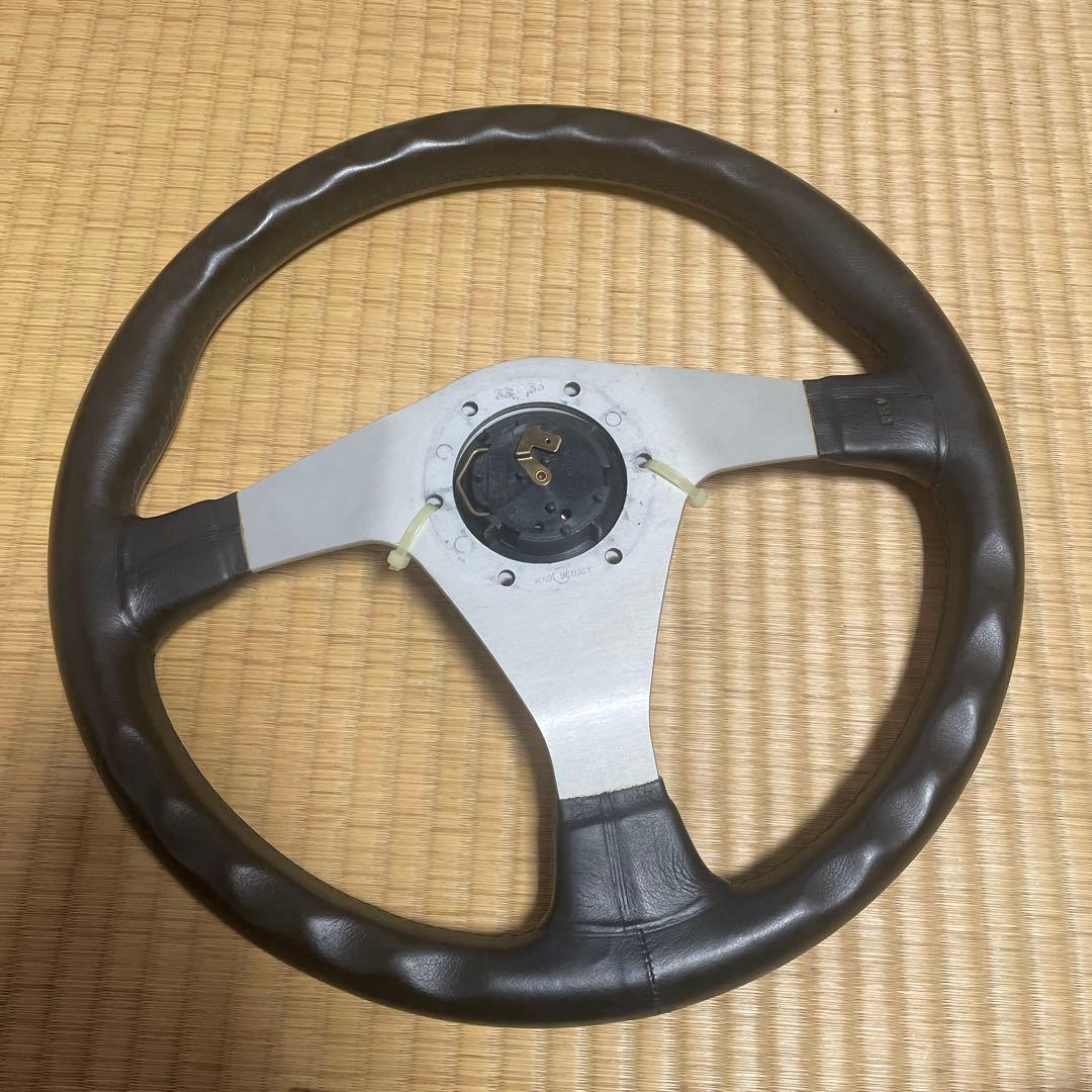 ステアリングホイール 3スポーク 黒とシルバー