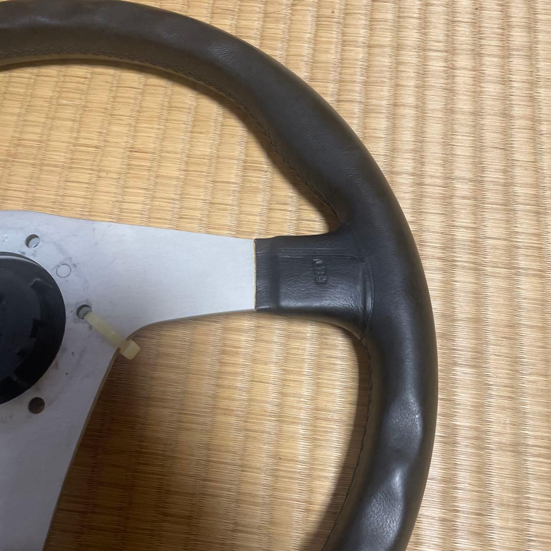 ステアリングホイール 3スポーク 黒とシルバー