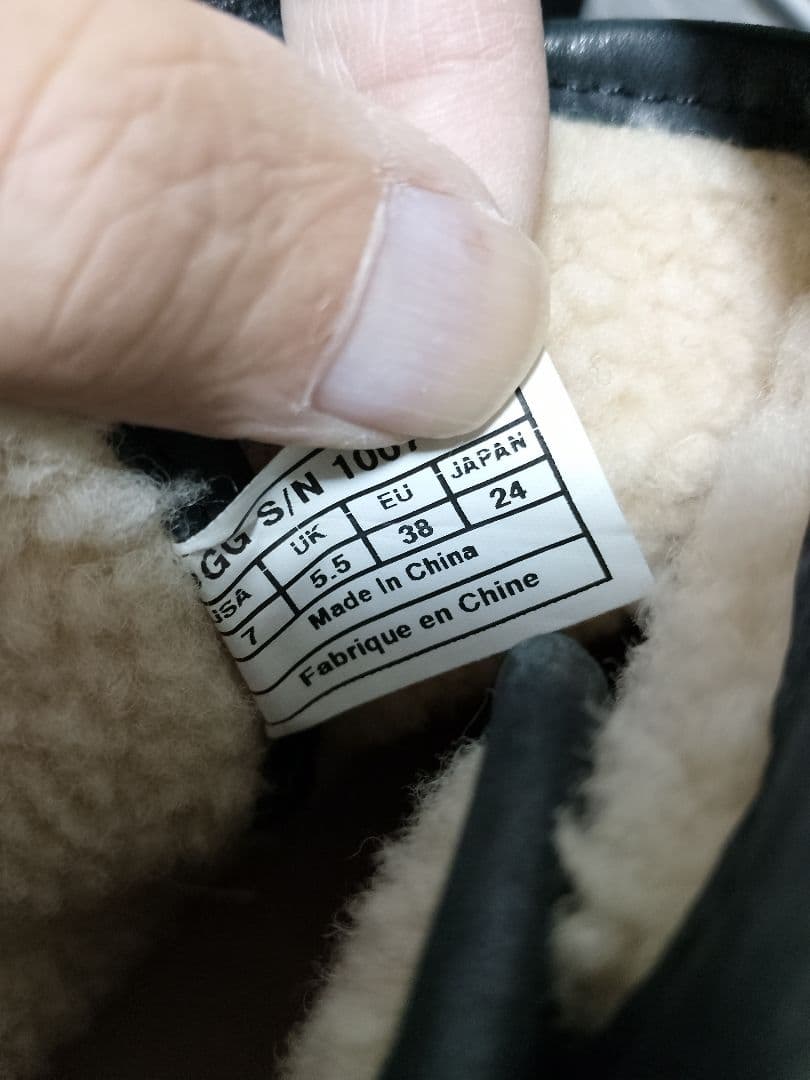 【新品未使用】uggアグ　ムートンレザー ミッドカットブーツ　24cm 黒レザー