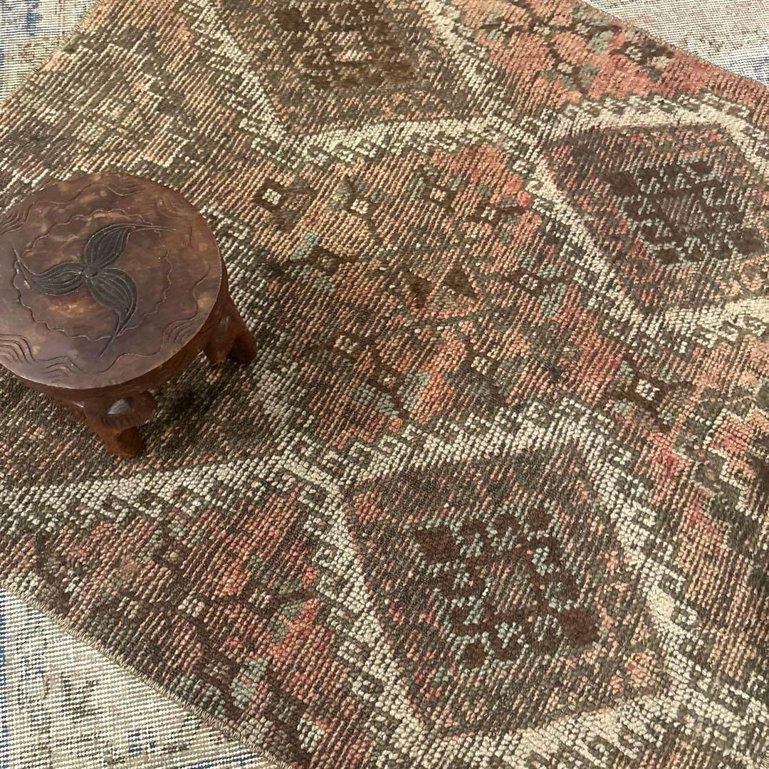 97×105エスニック　ブラウン×サーモン　レアな正方形　トルコヴィンテージラグ