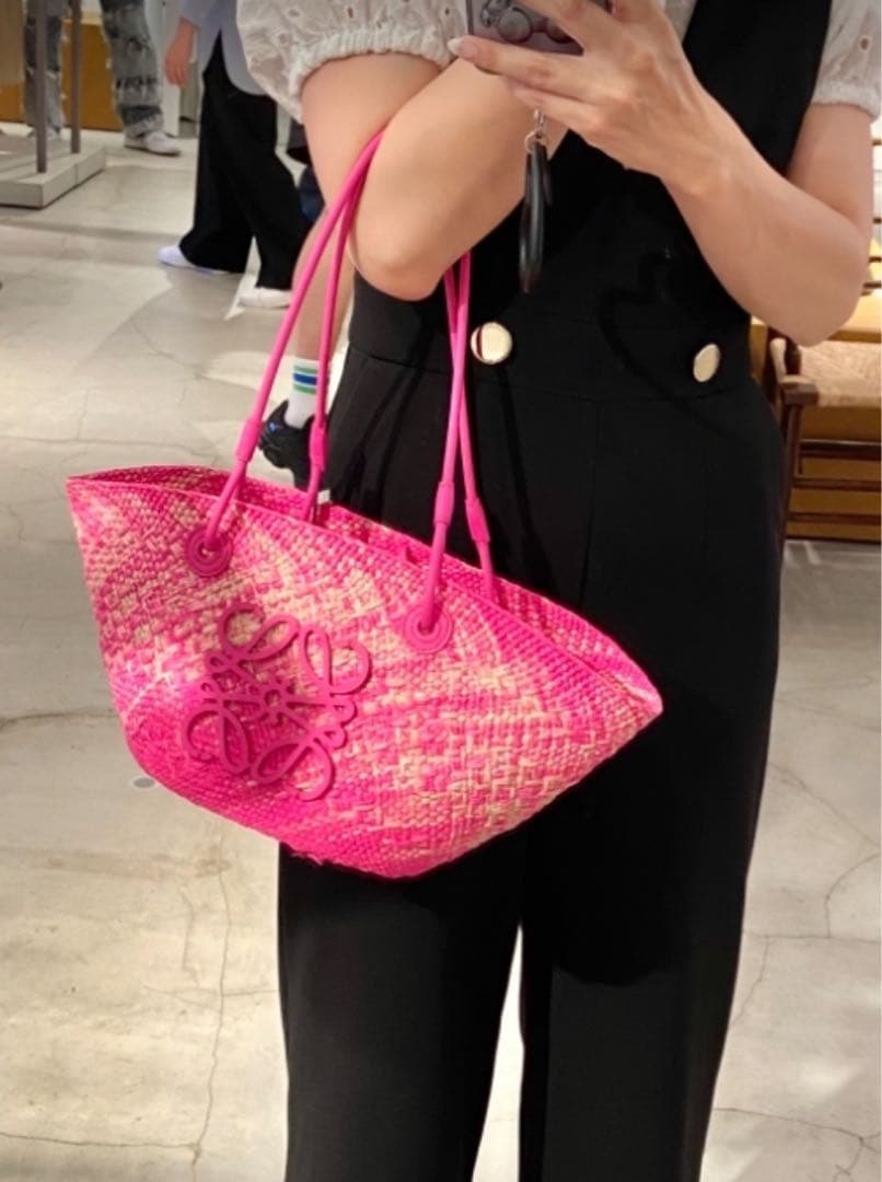 新品⭐︎美品⭐︎即発可⭐︎ロエベLOEWE ストローバッグ ピンク⭐︎かごバッグ