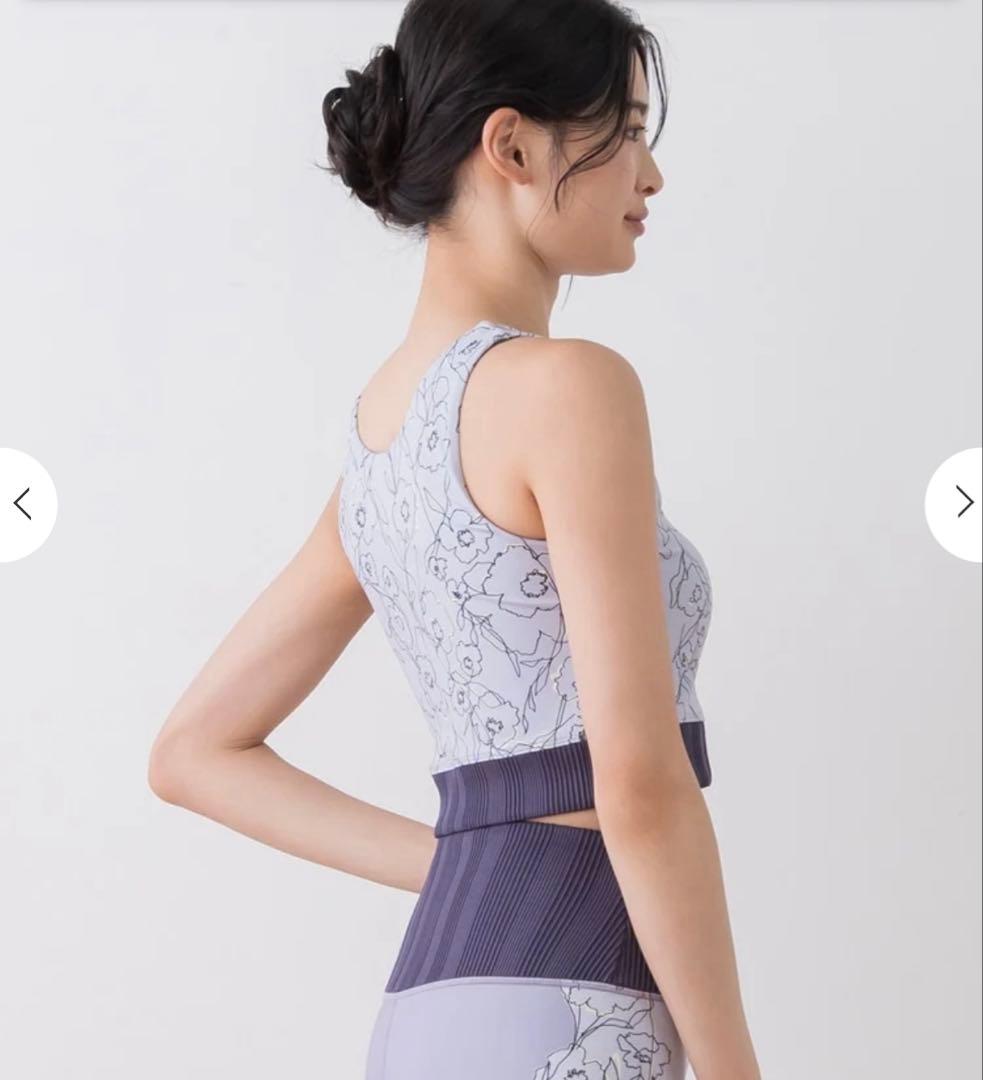 【新品】花柄タンクトップ スポーツウェア　Mサイズ