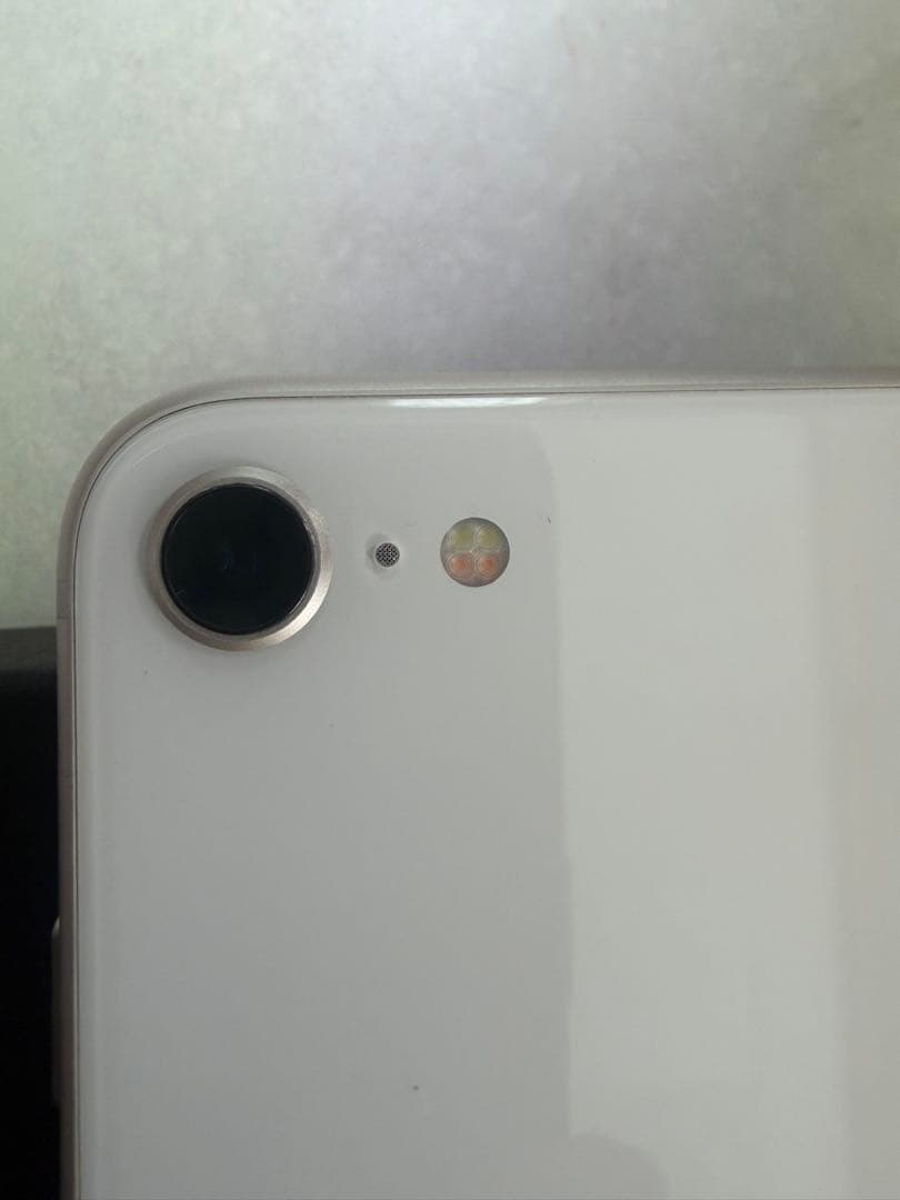 iPhoneSE3 128GB スターライトホワイト