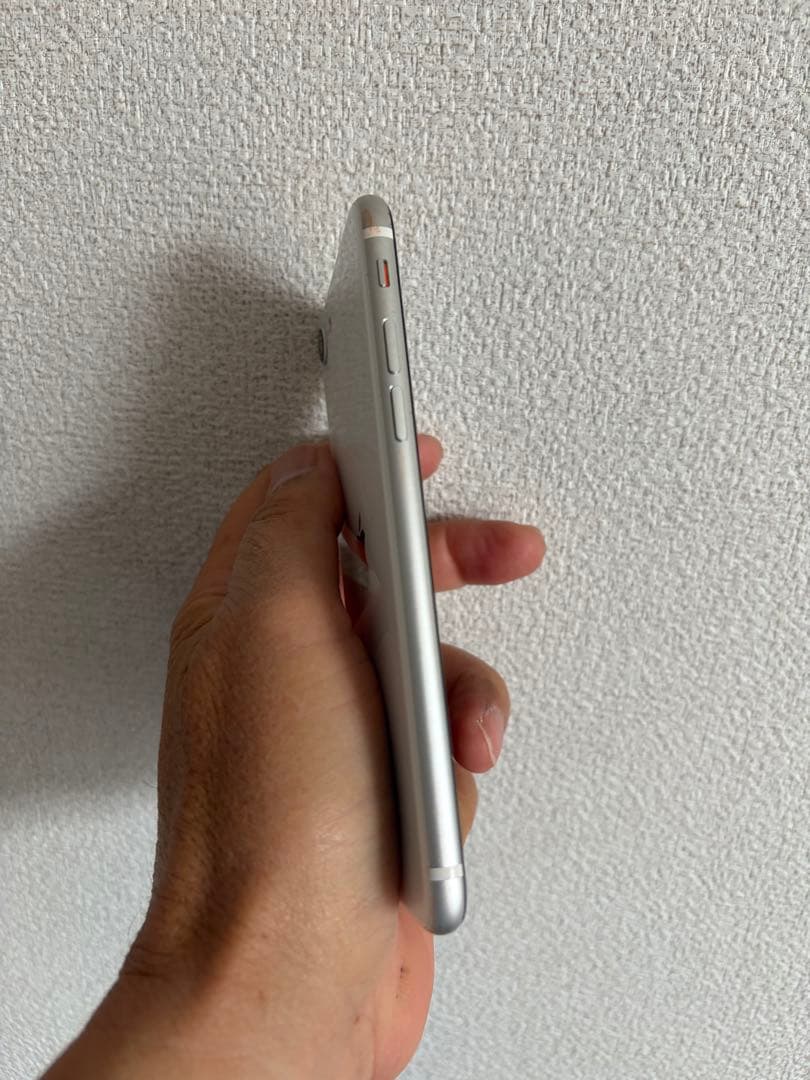 iPhone SE (2)ホワイト 本体