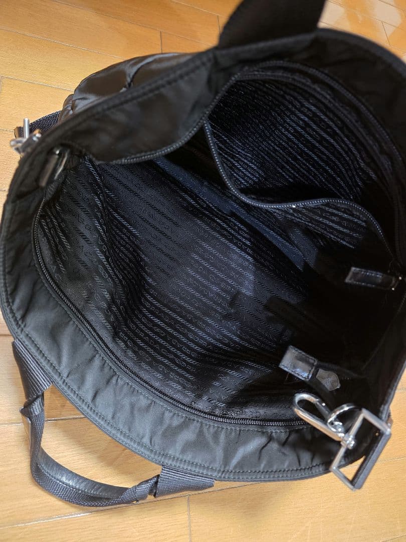 プラダトートバッグ